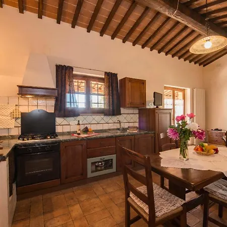 Popoltaio-schiacciato Sleeps 4 Pool T762697 Appartamento